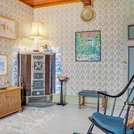 3 Bedroom Awesome In Prázdninový dům *