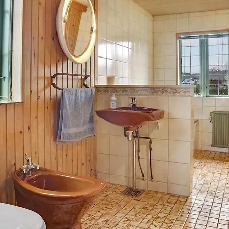 3 Bedroom Awesome In Prázdninový dům *