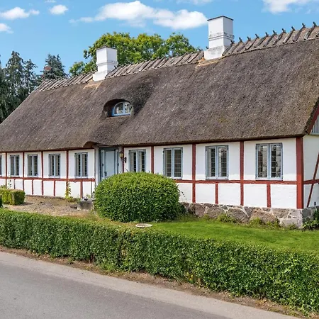 Prázdninový dům 3 Bedroom Awesome In *